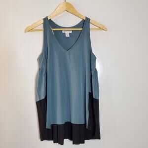 Athleta Swing forward Plated Back trapeze tank top two tone color Athletic